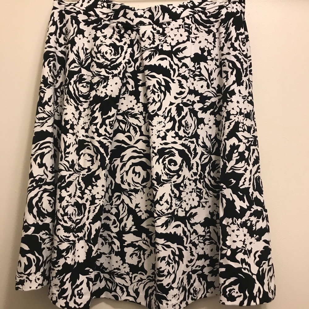 Adrienne Vittadini A line skirt size s
